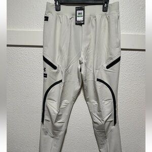 NEW Men’s Under Armour Sz L Unstoppable Cargo Pants Joggers BEIGE 1352026-110